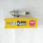 Запалителна свещ NGK BPMR8Y за 2Т двигатели